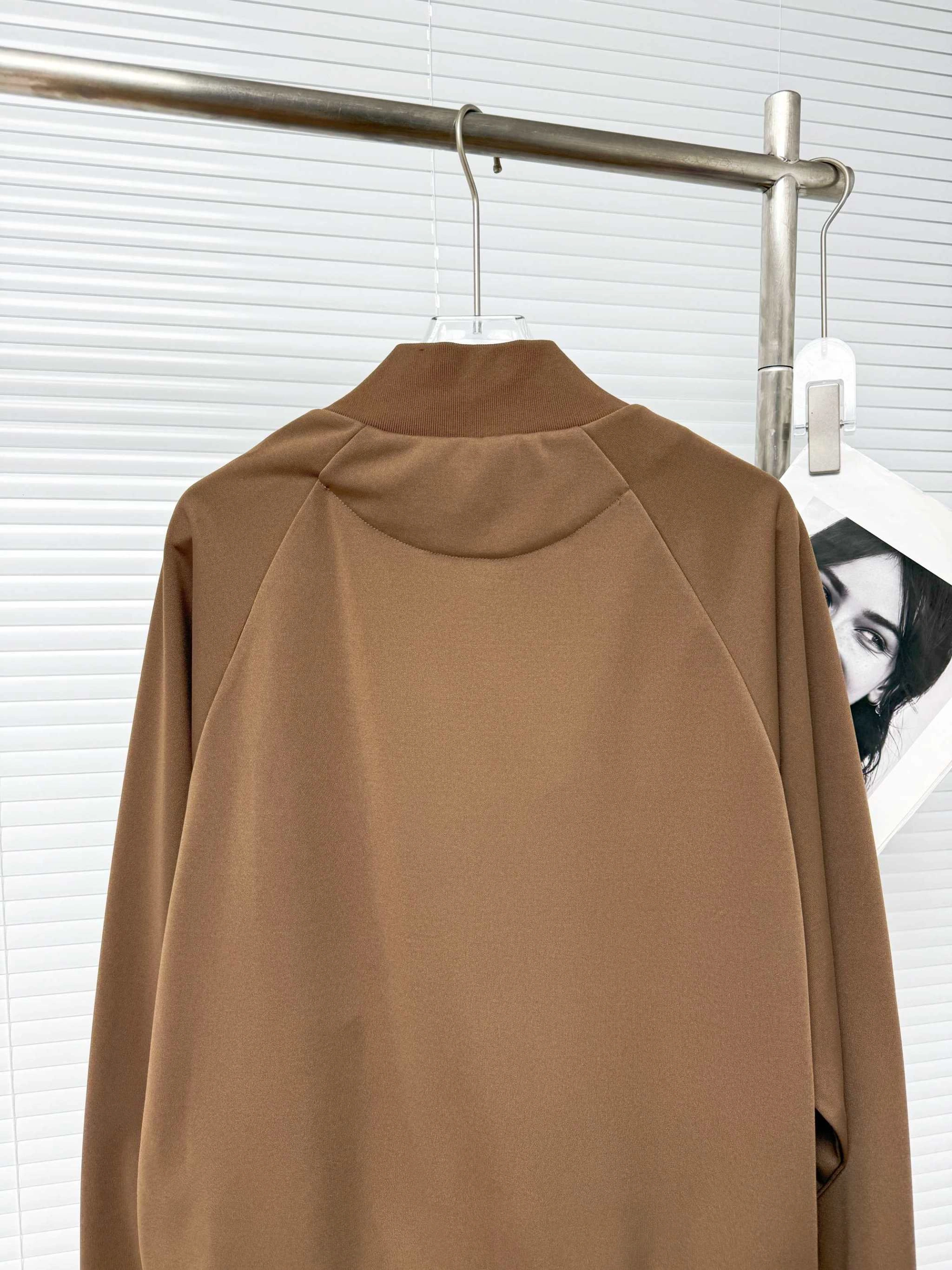 wg.uxury- Pr141 item:E-F409G2614